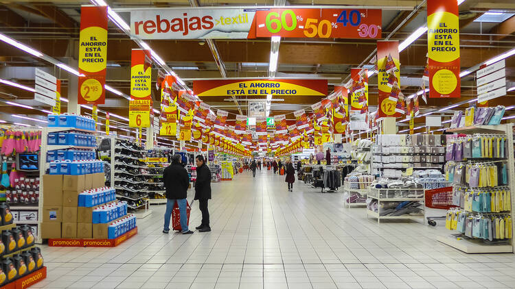 Supermercados En  Villa Riva